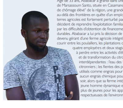 Photo d'Ababacar, un agriculteur sénégalais portant un t-shirt